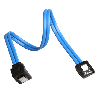 สายเคเบิล SATA 3 6GB S ที่ใช้งานได้จริงสีน้ำเงินพร้อมสลักล็อคตรงถึงปลั๊ก 90 องศา